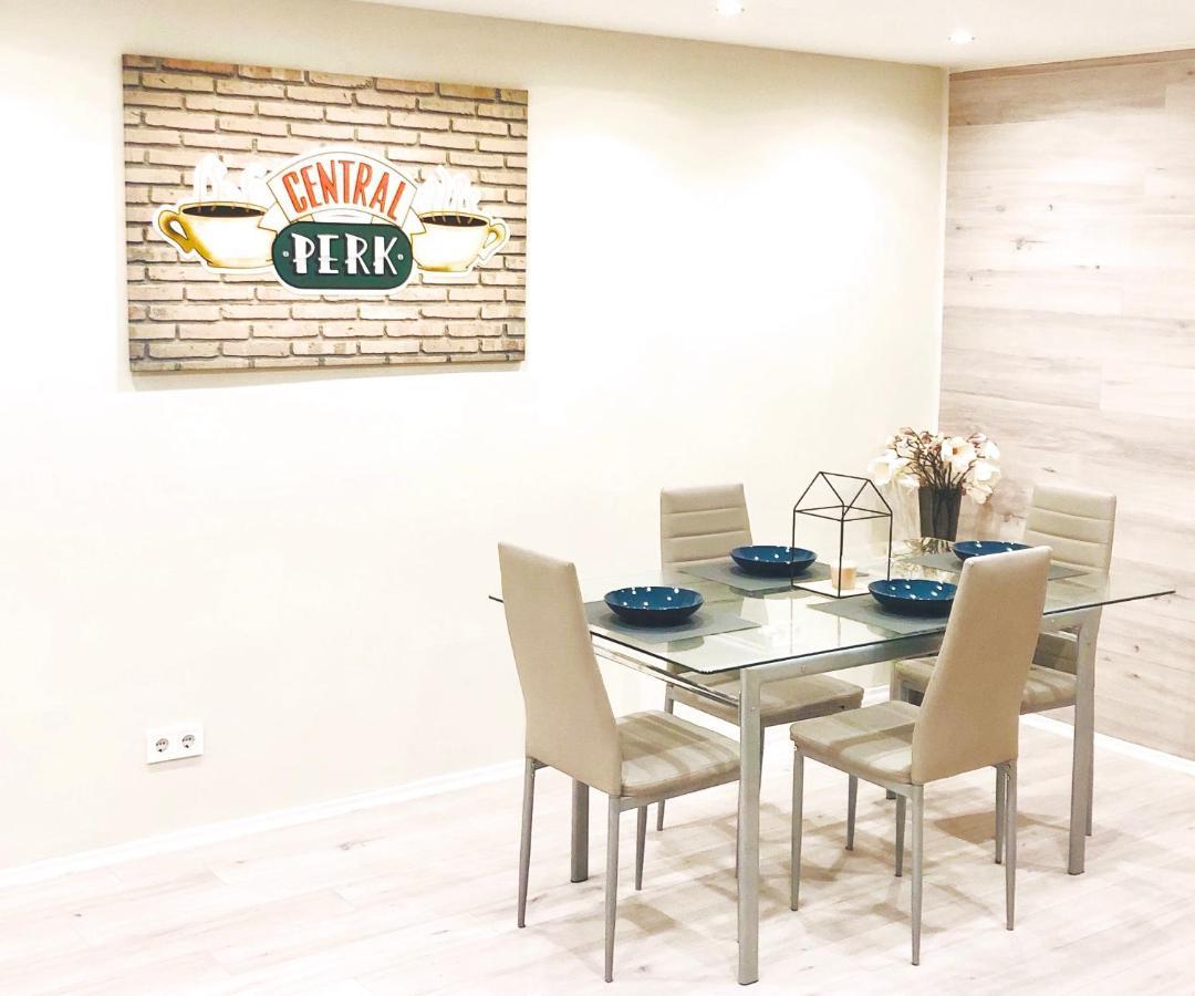Akacfa 62 Dowtown 2Br Wifi+Ac Lejlighed Budapest Eksteriør billede